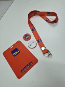 Itau credencial cracha + cordão personalizado